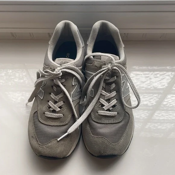 New Balance 574 Gray Sneakers Classic Suede Mesh - Picture 2 of 5